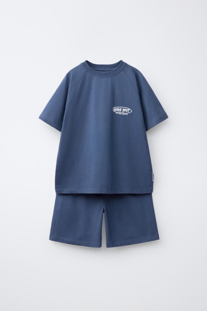 Фото - Комплект футболка + шортики синій однотонний від бренду Zara